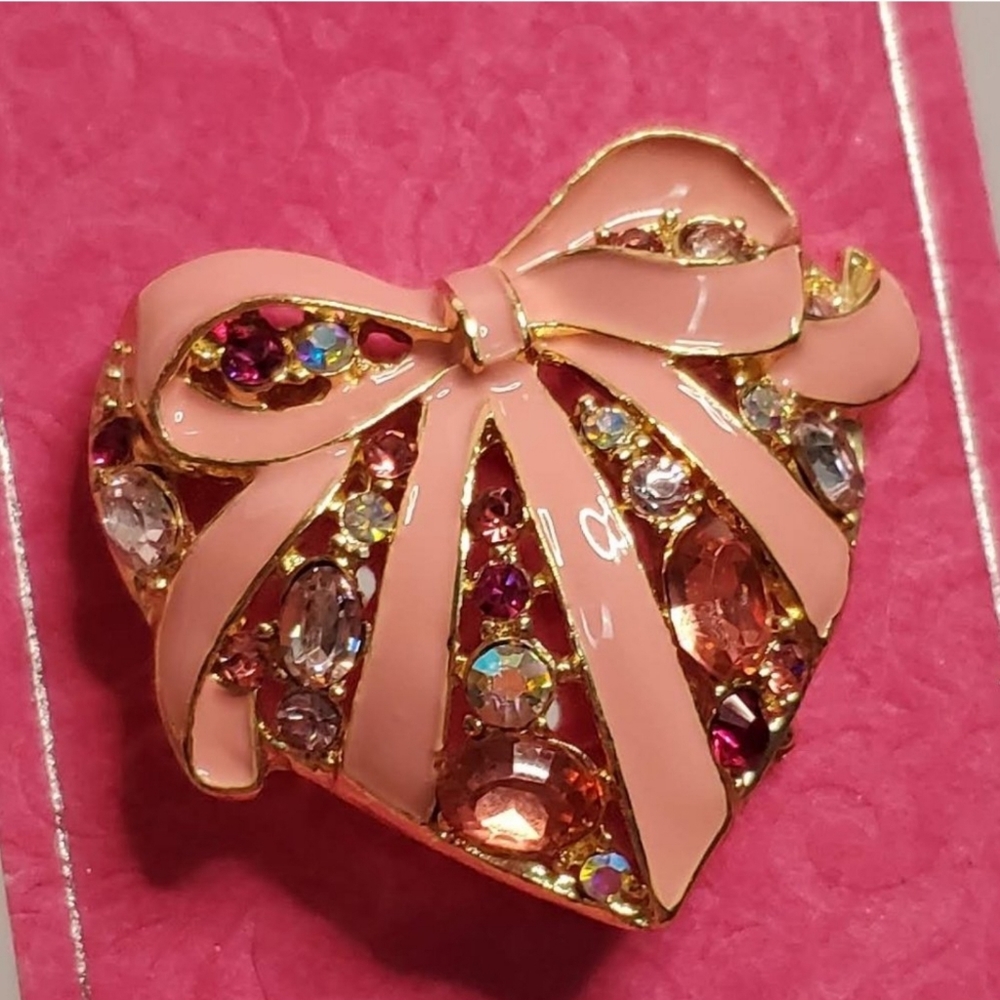 HOLIDAY LANE Gold-Tone Crystal Heart & Bow Pin